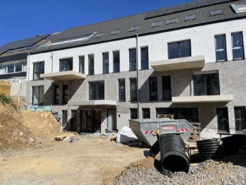 Großzügige Eckwohnung mit Gartenanteil in der TREPTOWER STRAßE 51375 Leverkusen, Erdgeschosswohnung